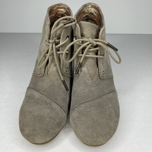TOMS Desert Womens Size 10 Taupe Gray Lace-Up Soft Suede Wedge Ankle Boots - Picture 3 of 9